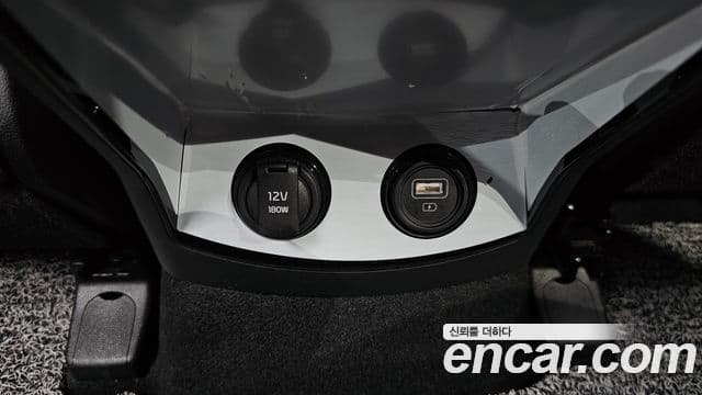 Kia Sorento 2022 — ფოტო 31/34