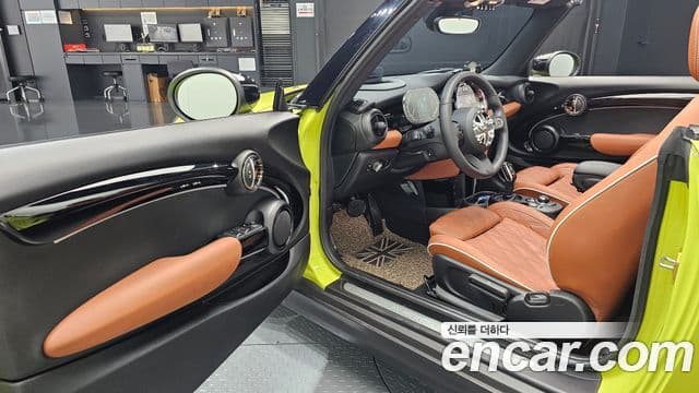 Mini Cooper S Convertible 2021 — Фото 10/20