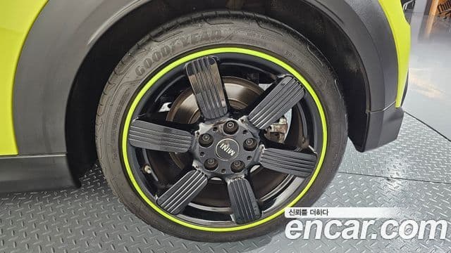 Mini Cooper S Convertible 2021 — ფოტო 20/32