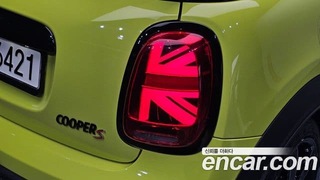 Mini Cooper S Convertible 2021 — ფოტო 3/32