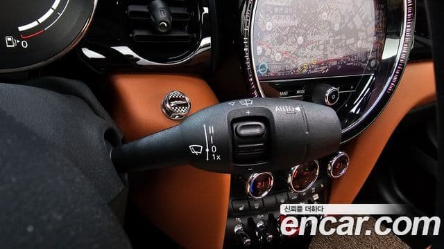 Mini Cooper S Convertible 2021 — ფოტო 26/32