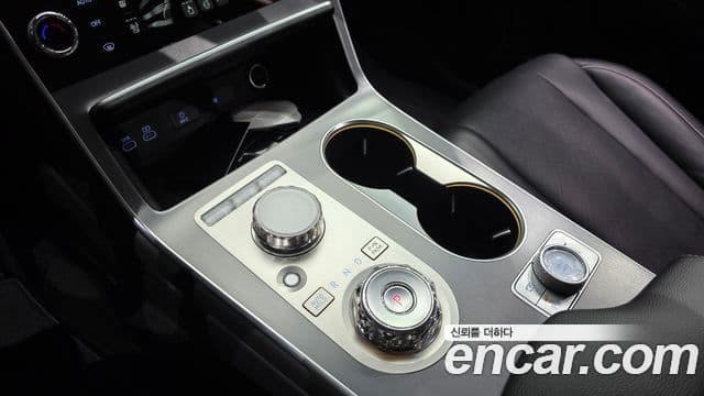Genesis GV80 2023 — Photo 30/32