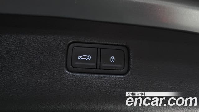 Genesis GV80 2023 — Photo 19/32