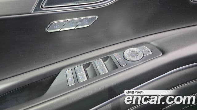 Genesis GV80 2023 — Photo 16/32