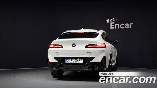 BMW X4 2025 — Photo 19/35
