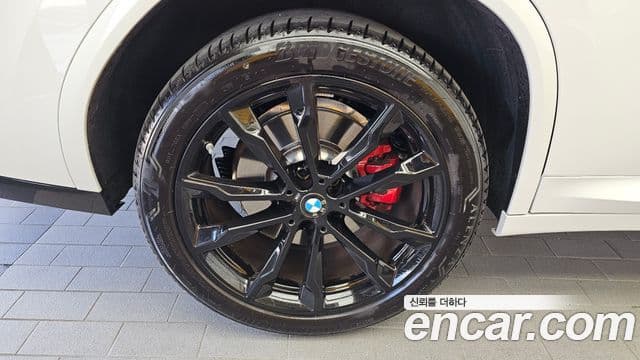 BMW X4 2025 — Photo 33/35