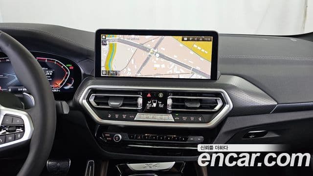 BMW X4 2025 — Photo 17/35