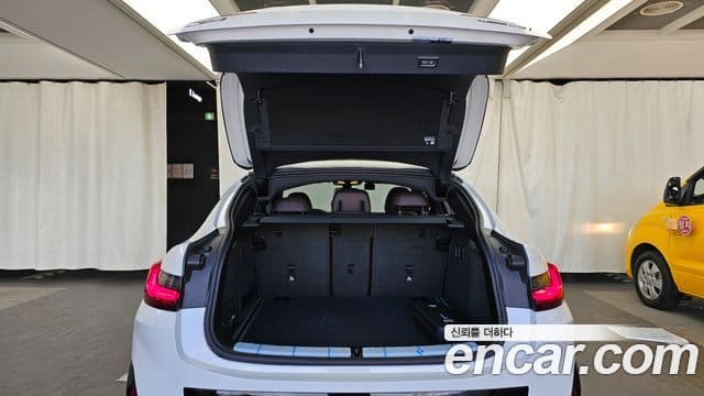 BMW X4 2025 — Photo 25/35