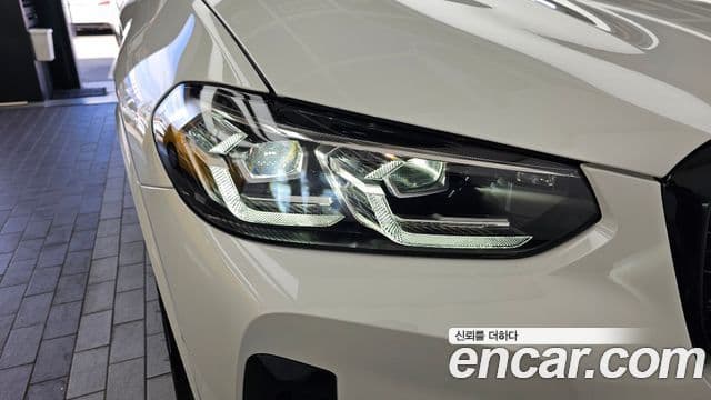 BMW X4 2025 — Photo 32/35