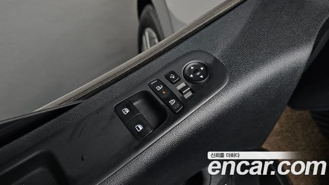 Hyundai Staria 2024 — Фото 17/20