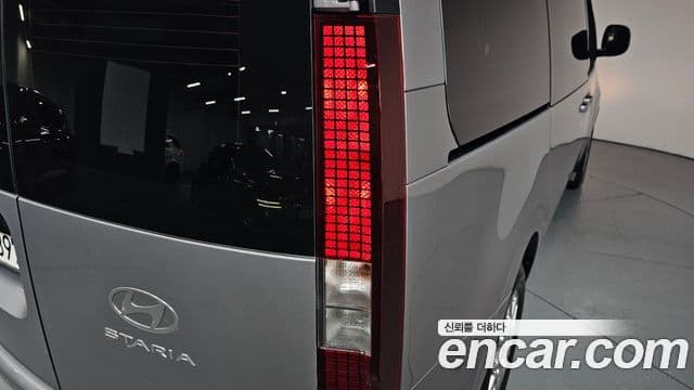 Hyundai Staria 2024 — Photo 16/31