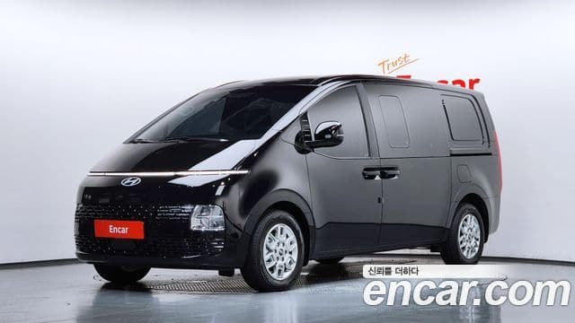 Hyundai Staria 2025 — Фото 1/20