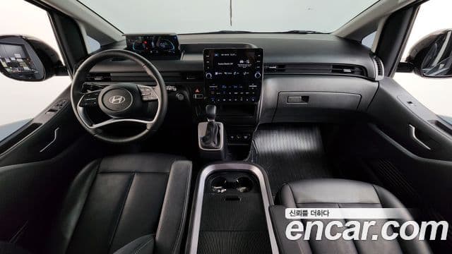 Hyundai Staria 2025 — Фото 7/20