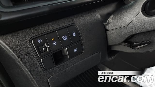 Hyundai Staria 2025 — Фото 16/20