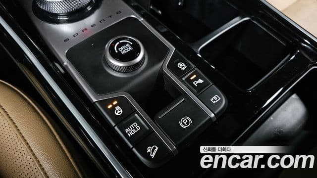 Kia Sorento 2024 — Фото 17/20
