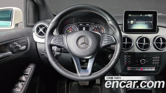 Mercedes-Benz B-Class 2018 — ფოტო 14/29