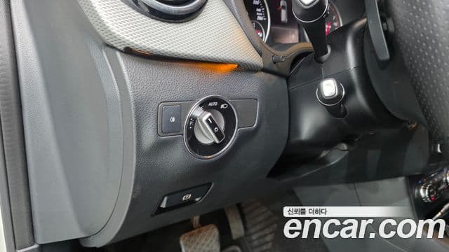 Mercedes-Benz B-Class 2018 — ფოტო 28/29