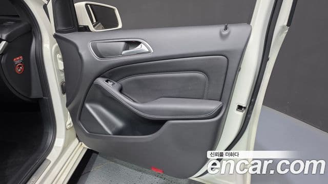 Mercedes-Benz B-Class 2018 — ფოტო 7/29