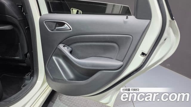 Mercedes-Benz B-Class 2018 — ფოტო 8/29