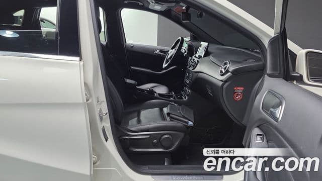 Mercedes-Benz B-Class 2018 — ფოტო 9/29