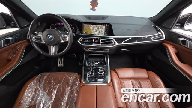 BMW X7 2020 — Photo 18/36