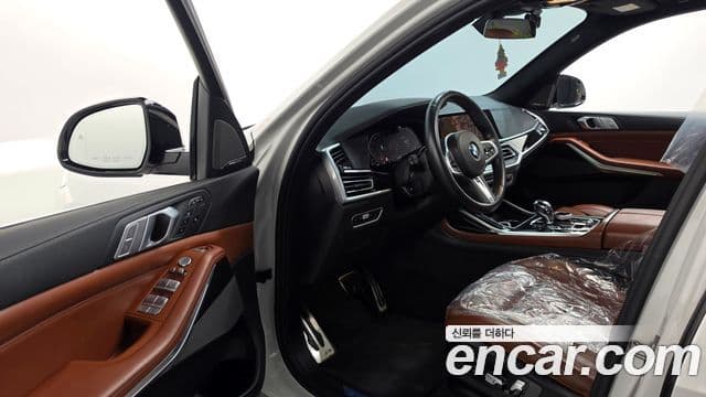 BMW X7 2020 — Photo 15/36