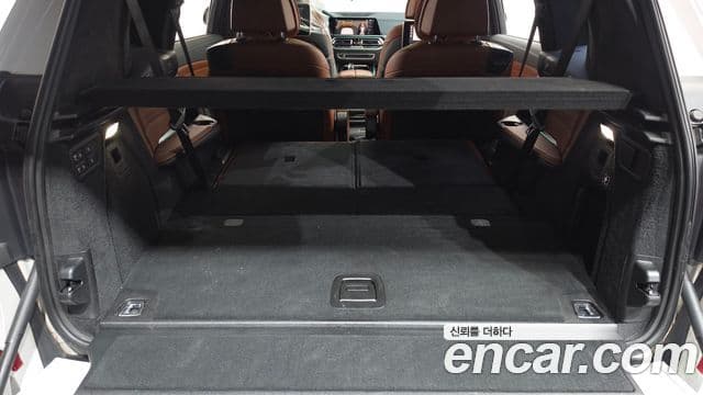 BMW X7 2020 — Photo 11/36