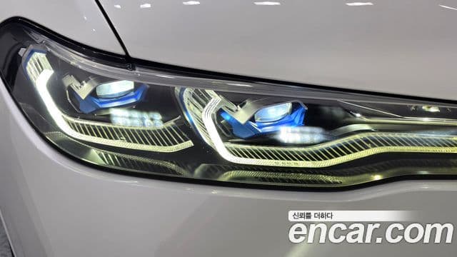 BMW X7 2020 — Photo 16/36