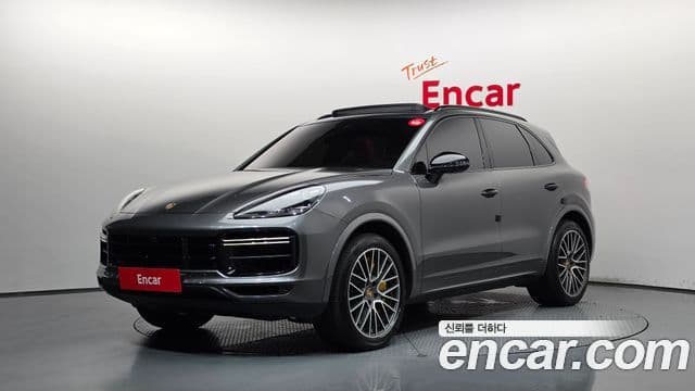 Porsche Cayenne 2020 — Photo 24/35