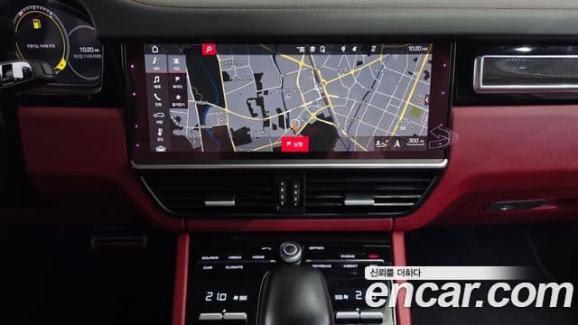 Porsche Cayenne 2020 — Photo 16/35