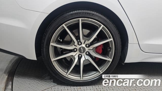 Genesis G70 2018 — Photo 25/31