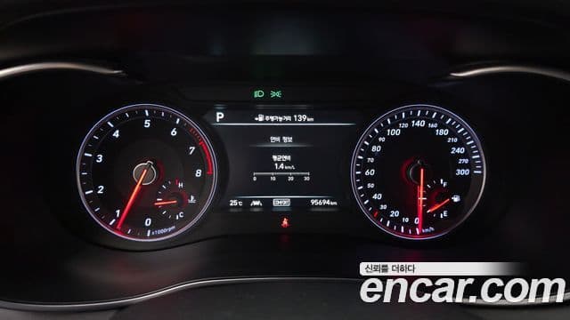 Genesis G70 2018 — Photo 26/31