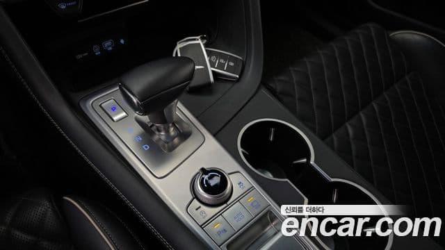 Genesis G70 2018 — Photo 1/31