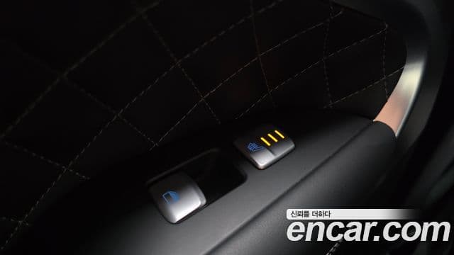 Genesis G70 2018 — Photo 6/31