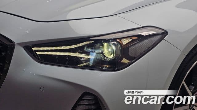 Genesis G70 2018 — Photo 16/31