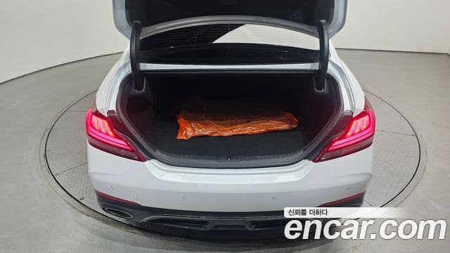 Genesis G70 2018 — Photo 12/31