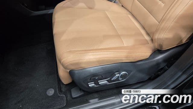 Hyundai Santa Fe 2024 — Photo 7/38