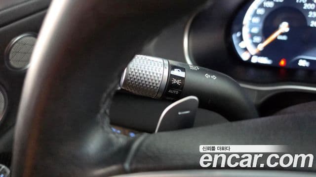 Genesis GV80 2020 — Photo 14/36