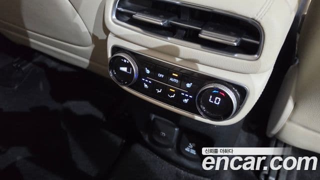Genesis GV80 2020 — Photo 17/36