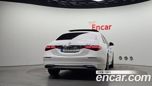 Mercedes-Benz S-Class 2022 — ფოტო 32/36