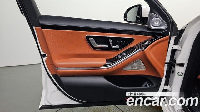 Mercedes-Benz S-Class 2022 — ფოტო 33/36