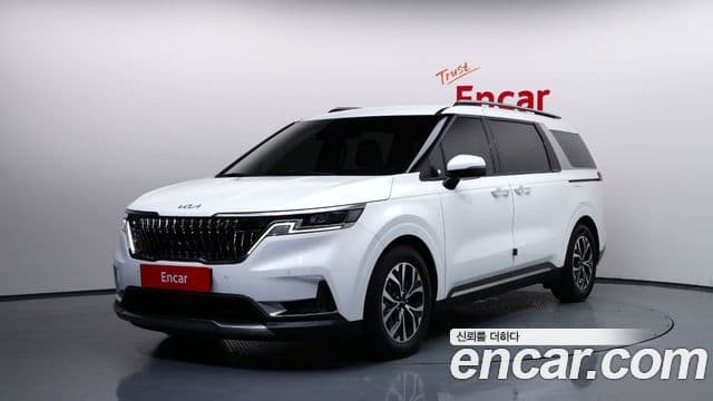 Kia Carnival 2023 — Фото 1/20