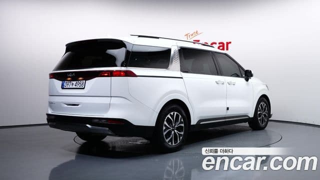 Kia Carnival 2023 — Фото 2/20