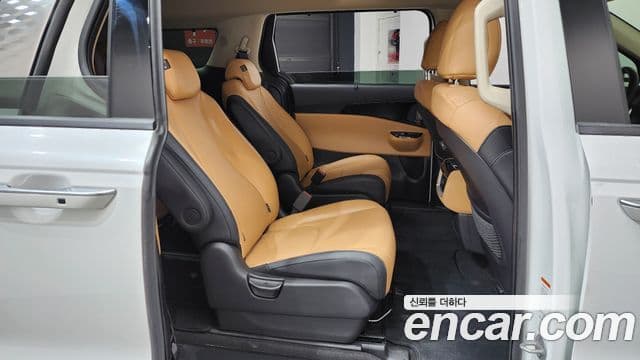 Kia Carnival 2023 — Фото 11/20