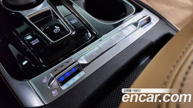 Kia Carnival 2023 — Фото 17/20