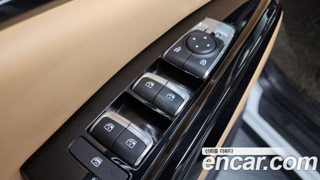 Kia Carnival 2023 — Şəkil 24/35