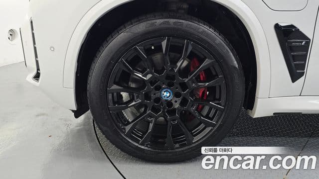 BMW X5 2023 — Photo 16/42