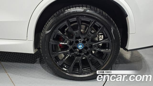 BMW X5 2023 — Photo 33/42