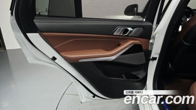 BMW X5 2023 — Photo 21/42