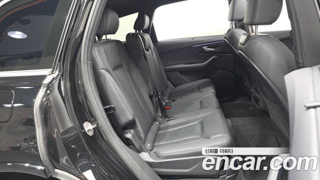 Audi Q7 2023 — Photo 21/41